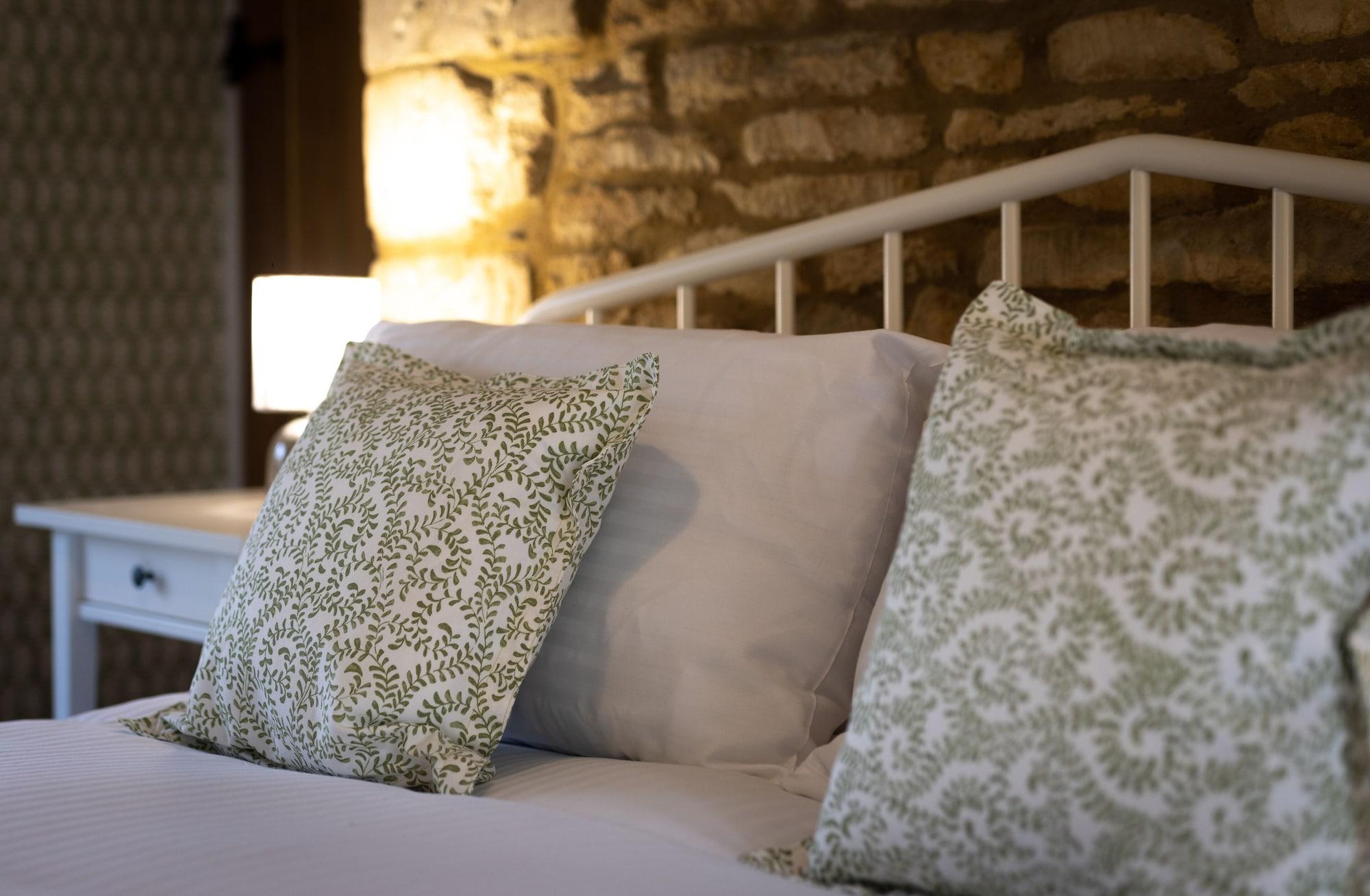The Fox At Barrington Hotel Burford Exterior photo